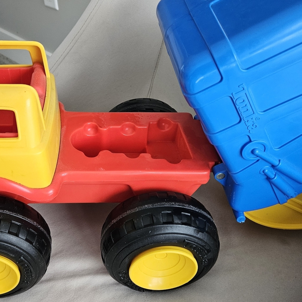 Vintage (1999) Tonka Jr Garbage Truck. By Hasbo. - Picture 6 of 11
